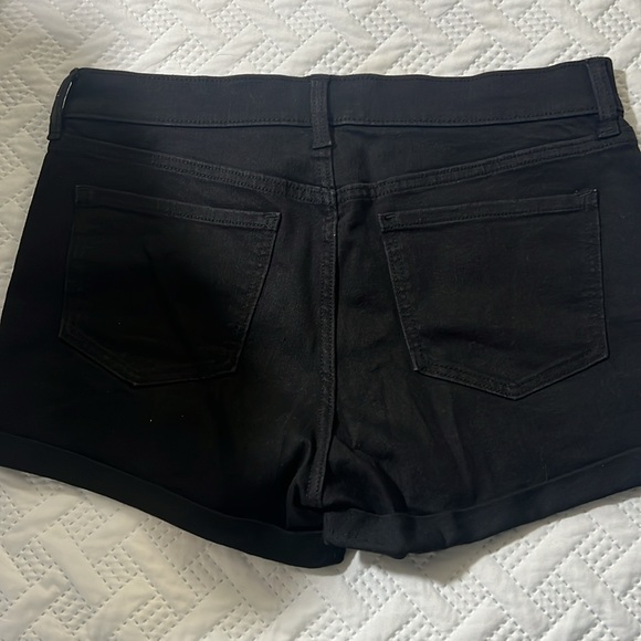 Old Navy short size 10 - Picture 2 of 2